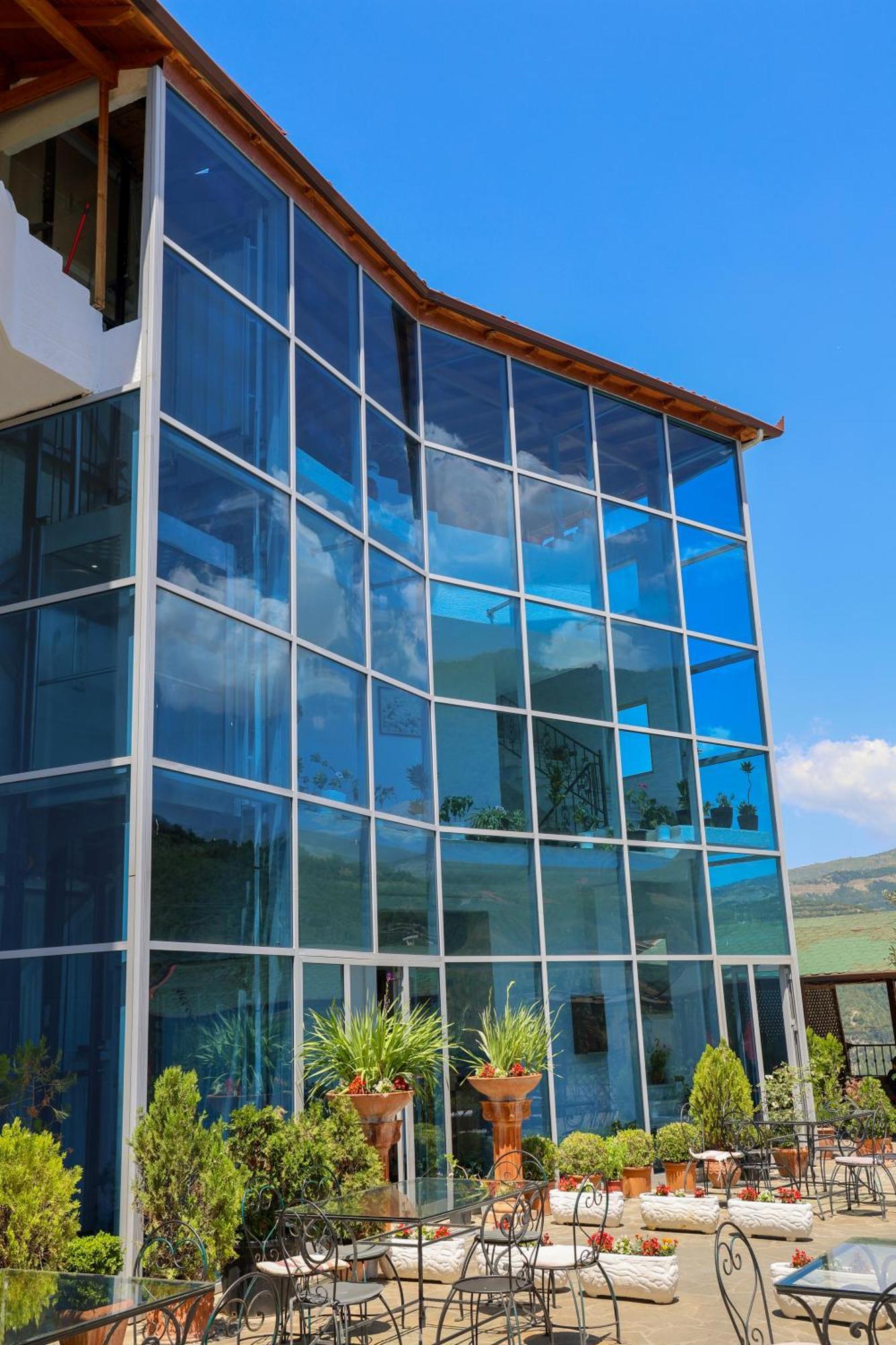 Hotel Kanione Cerenisht Екстериор снимка