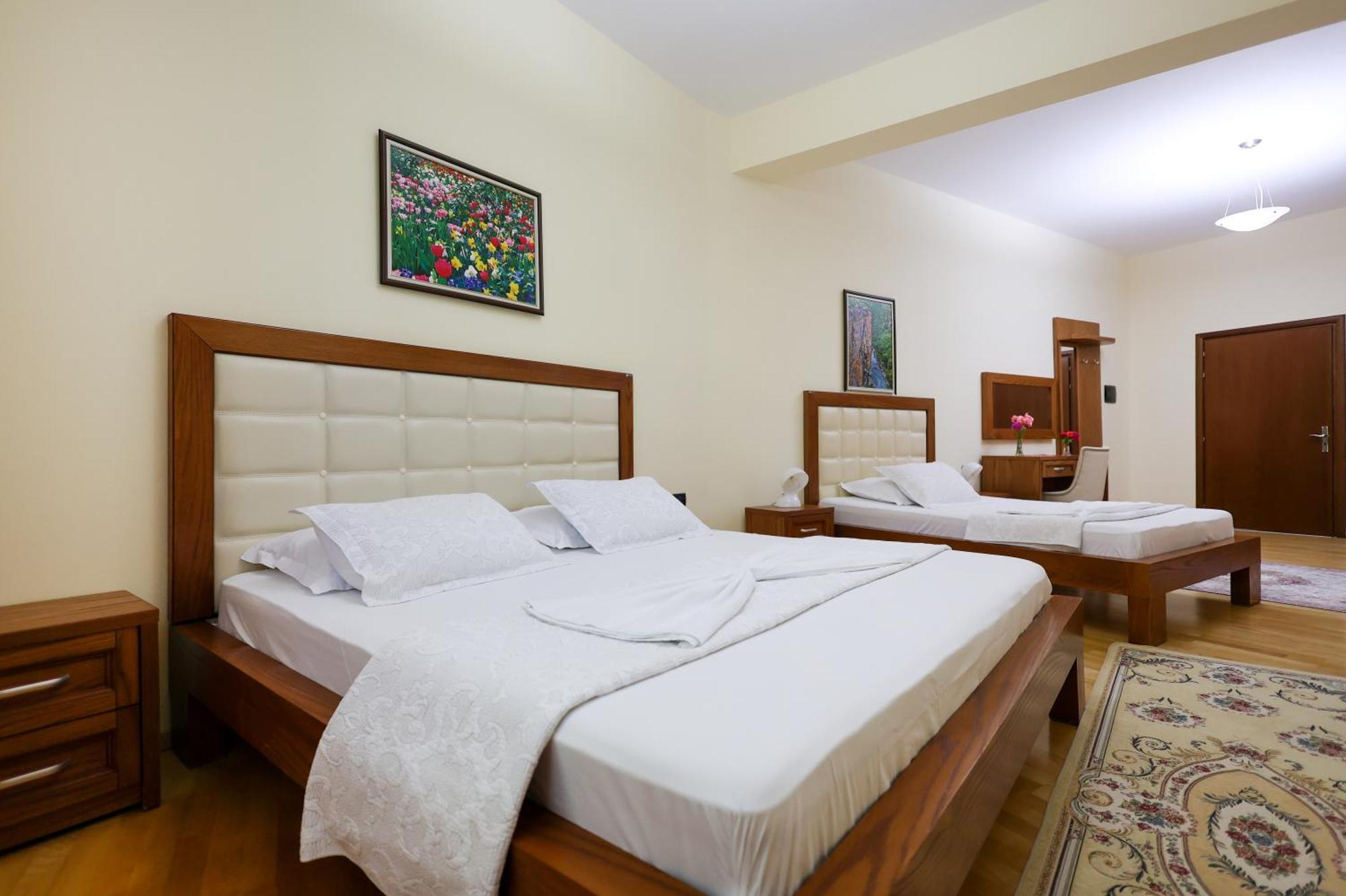 Hotel Kanione Cerenisht Екстериор снимка