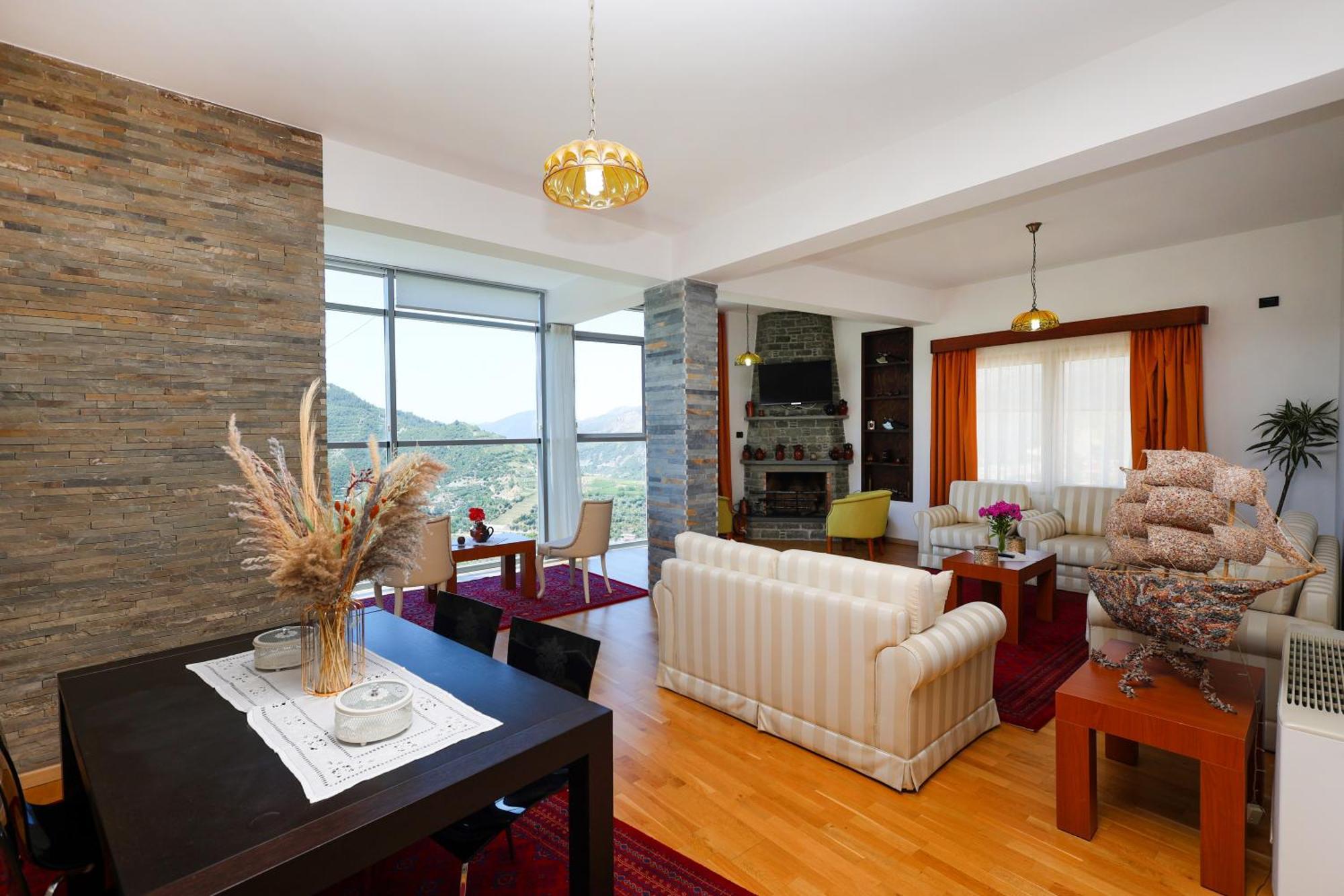 Hotel Kanione Cerenisht Екстериор снимка